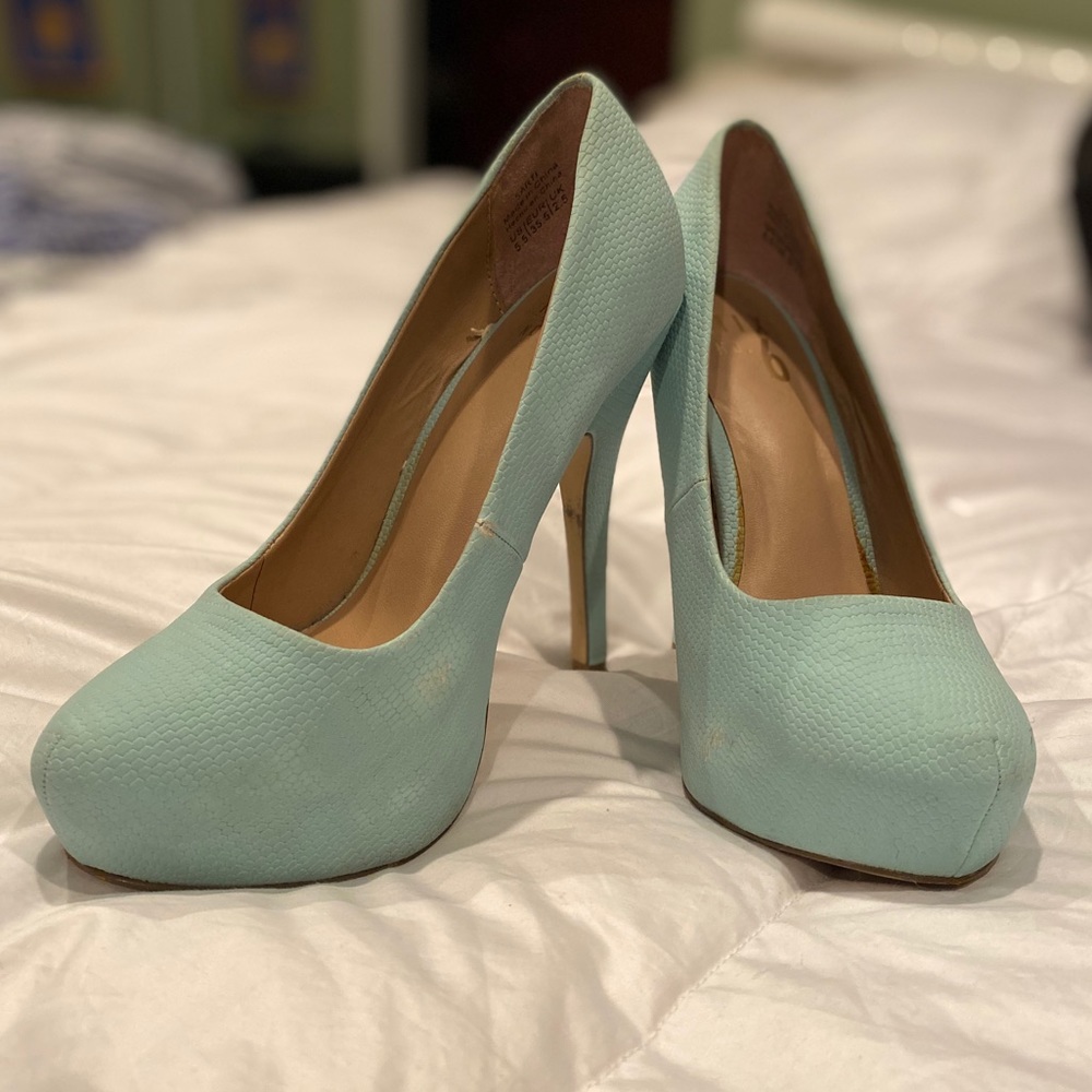 Teal Pumps - Picture 2 of 7